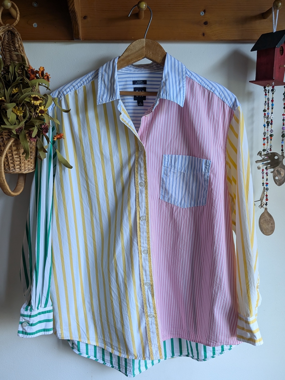 Gap Relaxed-Fit Multi-Stripe Button-Up Shirt - Size Medium